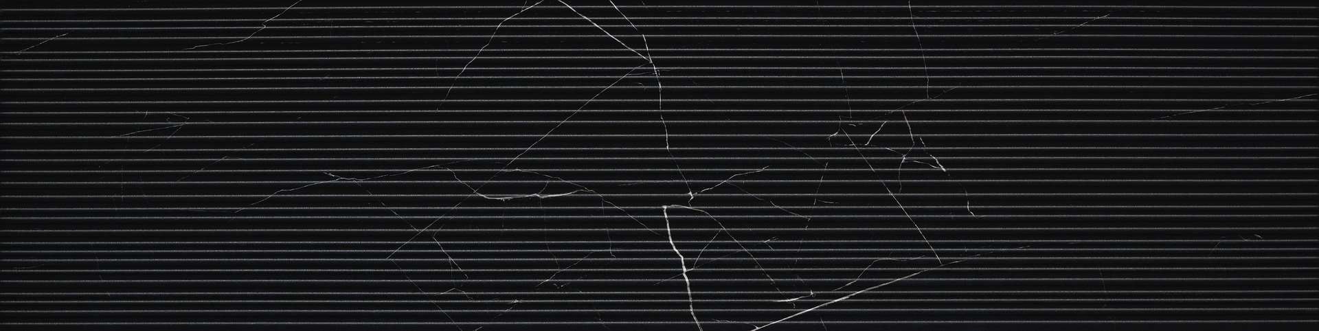 Керамогранит Piemme Majestic Stripes Royal Nero Nat 02597, цвет чёрный, поверхность 3d (объёмная), прямоугольник, 300x1200