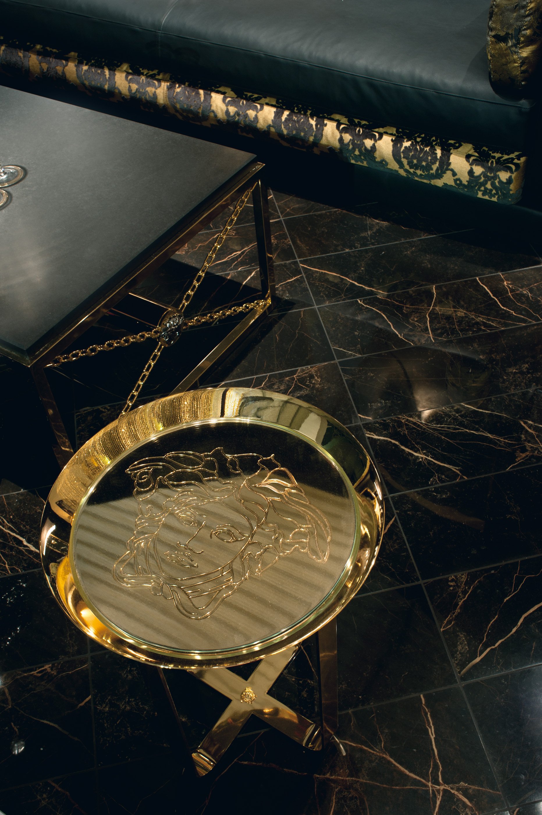 Плитка Versace Marble, галерея фото в интерьерах